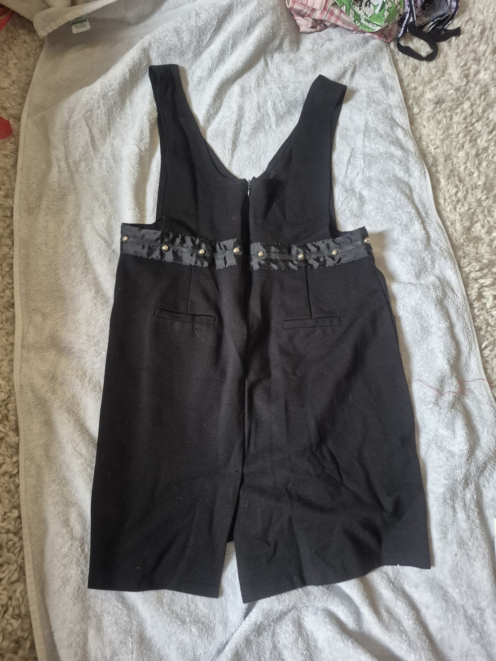 Source Unknown Black Sleeveless Jumper Dress with Sequin Waistband